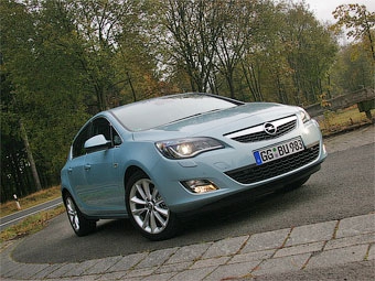 Opel Astra нового поколения. Фото Ленты.Ру и компании Opel