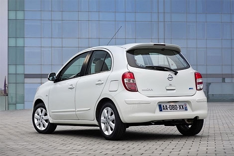 маленькая машина от nissan маленькая машина от nissan