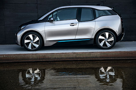 BMW рассекретила свой первый серийный электрокар